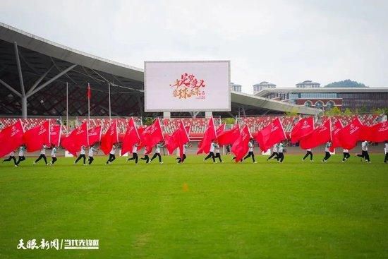 而本片揭示了一种真实的高科技，它就是让兵器看起来是兵器应有的模样，一点也不显山漏水，可是用起来才发现，它和传统兵器的天渊之别。